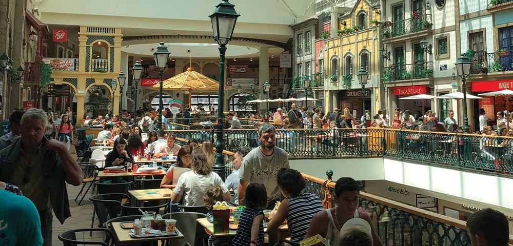 London-inspired food and dining environment